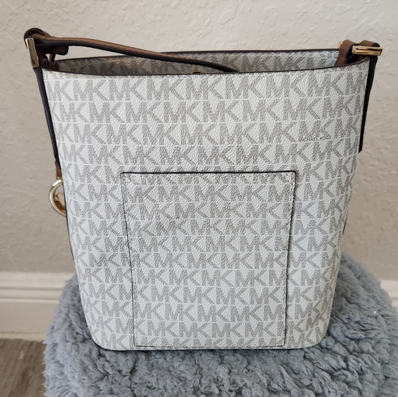 Michael Kors Bucket Bag - Picture 3 of 7